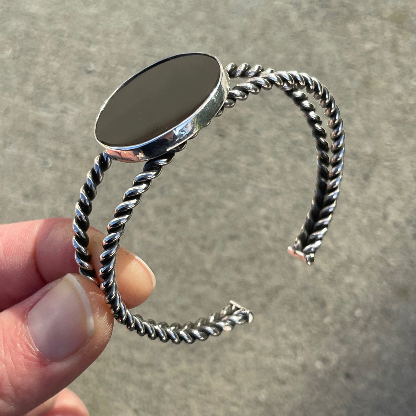 BLACK ONYX SIZE 5.75”