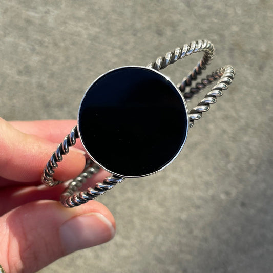 BLACK ONYX SIZE 5.75”