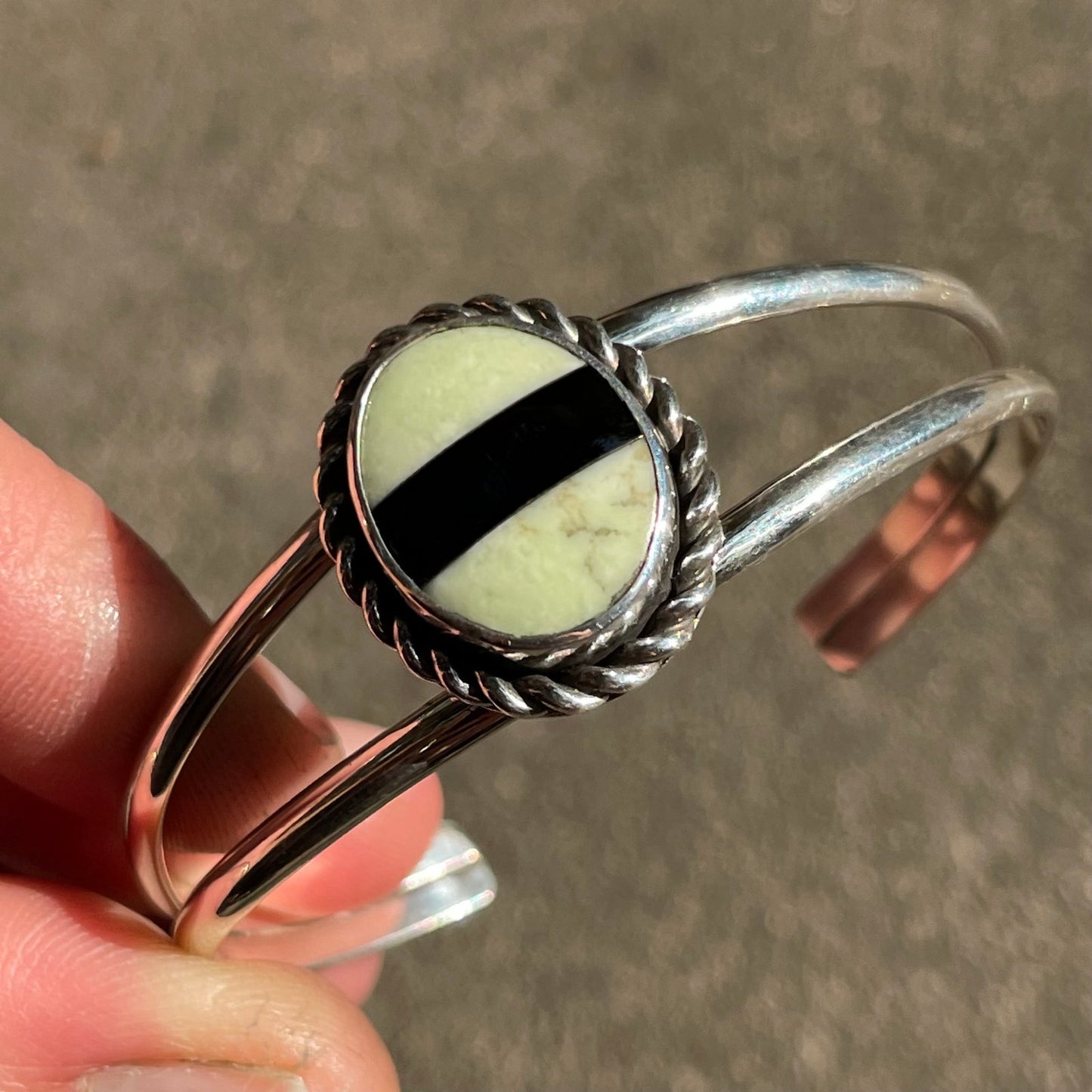 CHRYSOPRASE CUFF SIZE 5”