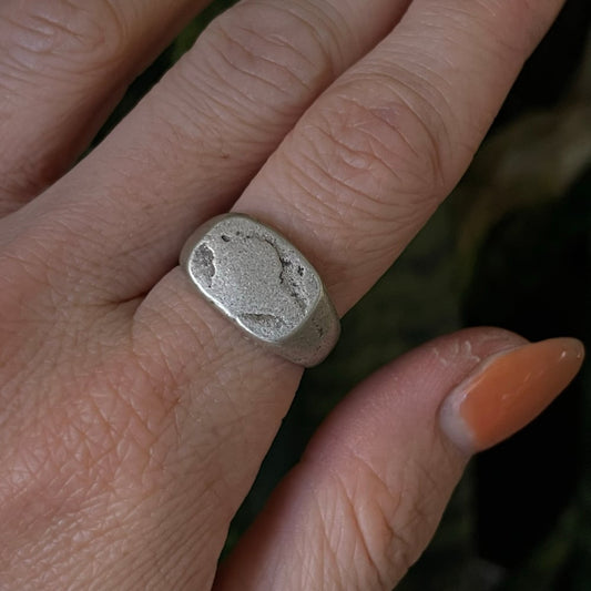 SIGNET RING SIZE 6.5