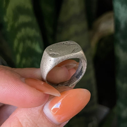 SIGNET RING SIZE 6.5